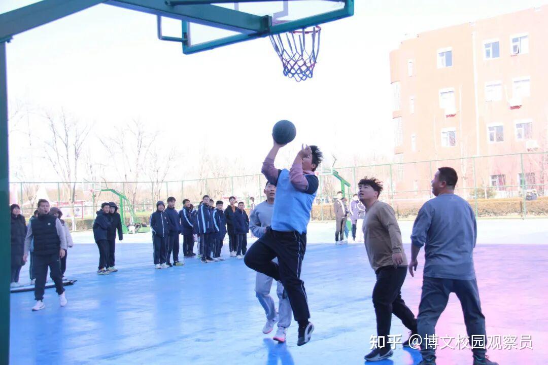 在篮球比赛的过程中每个决胜期准予暂停多少次